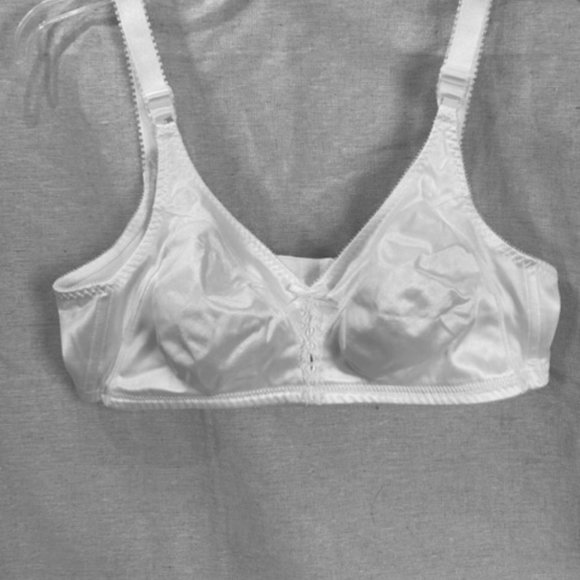 Bali Double Support Wireless Bra White Size 40C - Picture 1 of 4
